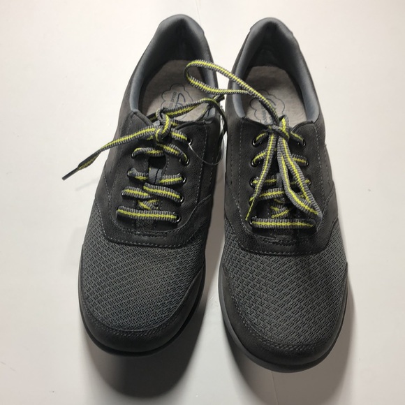 Brand new Clarks gray Cloudstepper sneakers size 8 - Picture 2 of 10